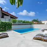 Poolside City Apartments Pula - Pool & Gym