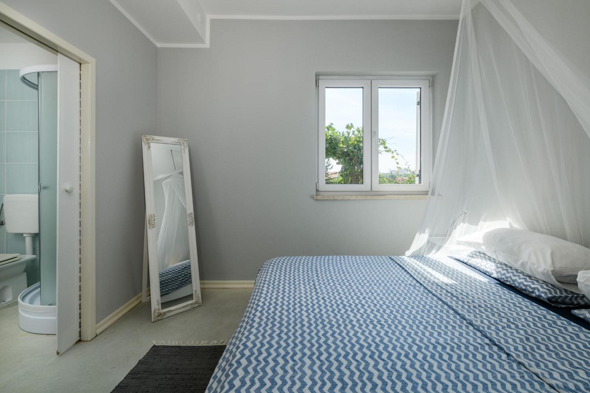 Apartment Poolside - Pool & Gym Pula